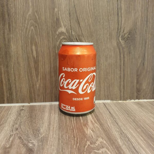 soda de lata Coca Cola de 354ml