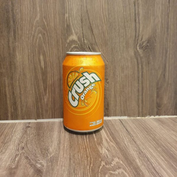 soda de lata Orange Crush de 354ml