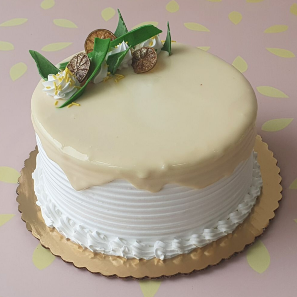 Dulce de cumpleaños sabor crema de limón de 9 pulgadas