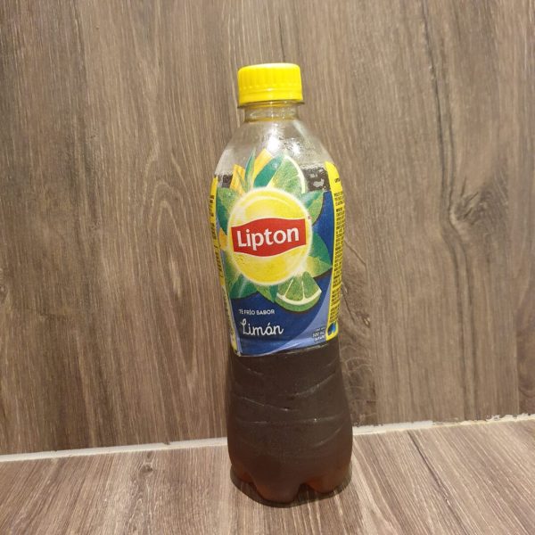 Botella de te frío Lipton sabor Limón