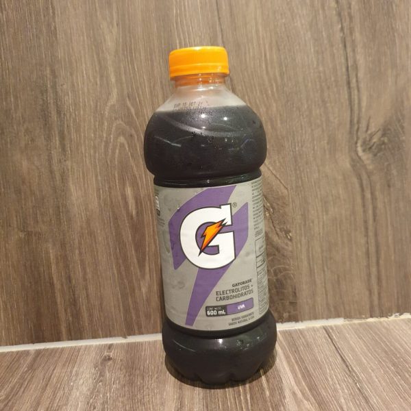 Botella de Gatorade de Uva 600ml