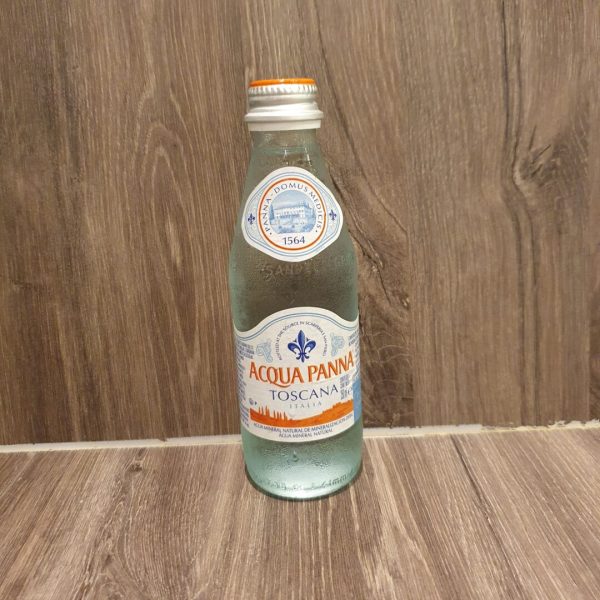 Botella de Agua Acqua Panna Toscana