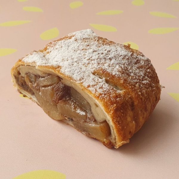 strudel de manzana con mucho relleno