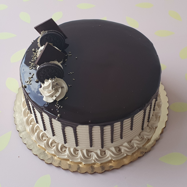 Dulce de cumpleaños sabor moca de 9 pulgadas