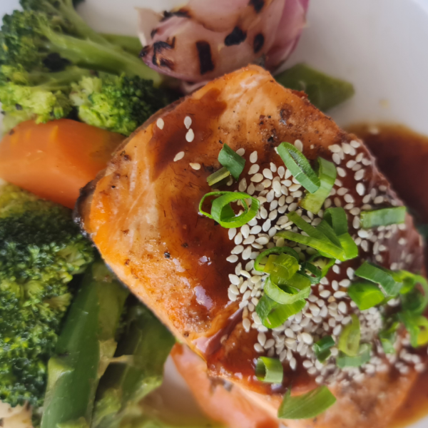 Salmón Teriyaki con vegetales