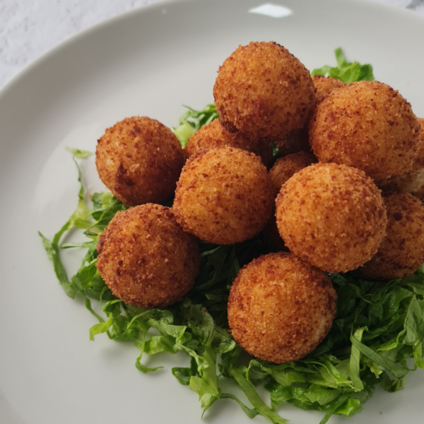 Croquetas de yuca con chicharron