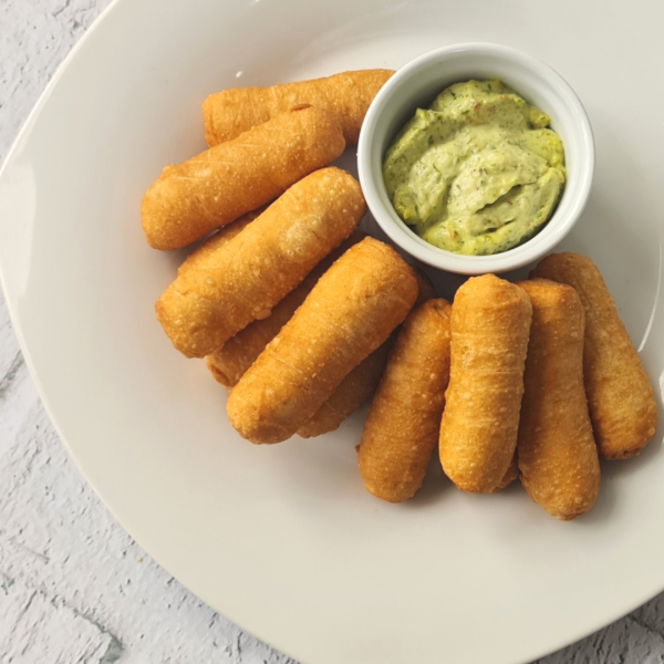 Tequeños de queso con aderezo