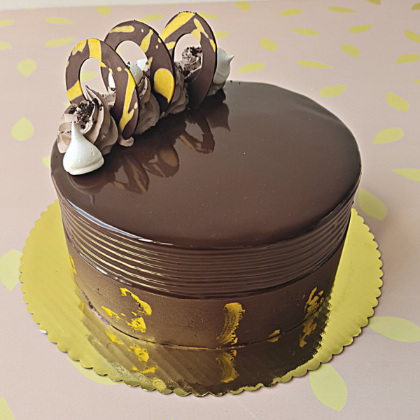 Dulce de cumpleaños de chocolate de nueve pulgadas